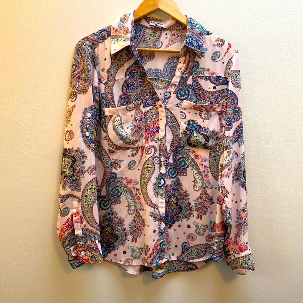 Express Large portofino button up dress blouse paisley light pink